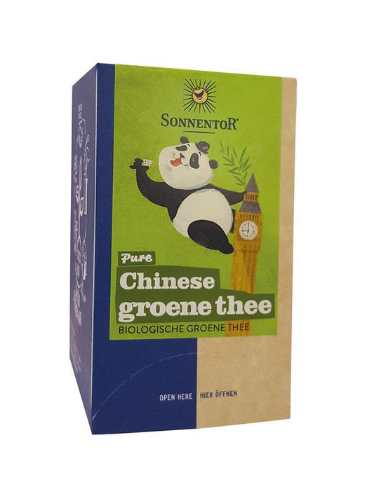 Sonnentor Chinese groene thee puur bio in 18-stuks verpakking, showcasing green tea leaves in a natural setting.