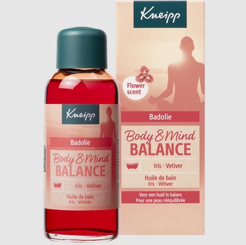 Kneipp Body & Mind bath oil 100ml bottle with a natural, relaxing design for use in bath and shower.