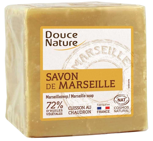 Douce Nature Zeep Marseille palm bio soap in a 600g bar, natural and eco-friendly with fresh, authentic Marseille soap appearance.
