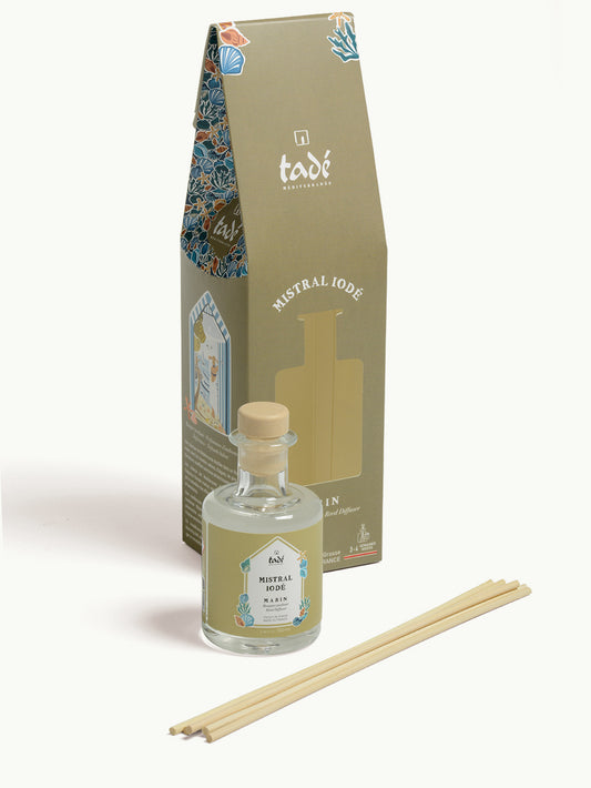 Tade Geurstokjes Marin fragrance diffuser in 100ml bottle, with elegant reed sticks for aromatic home scent.