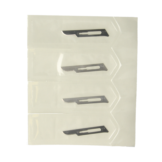 Sterile Malteser scalpel blades, 5cm, stainless steel, set of 4 for medical use, with product code 1015/15.