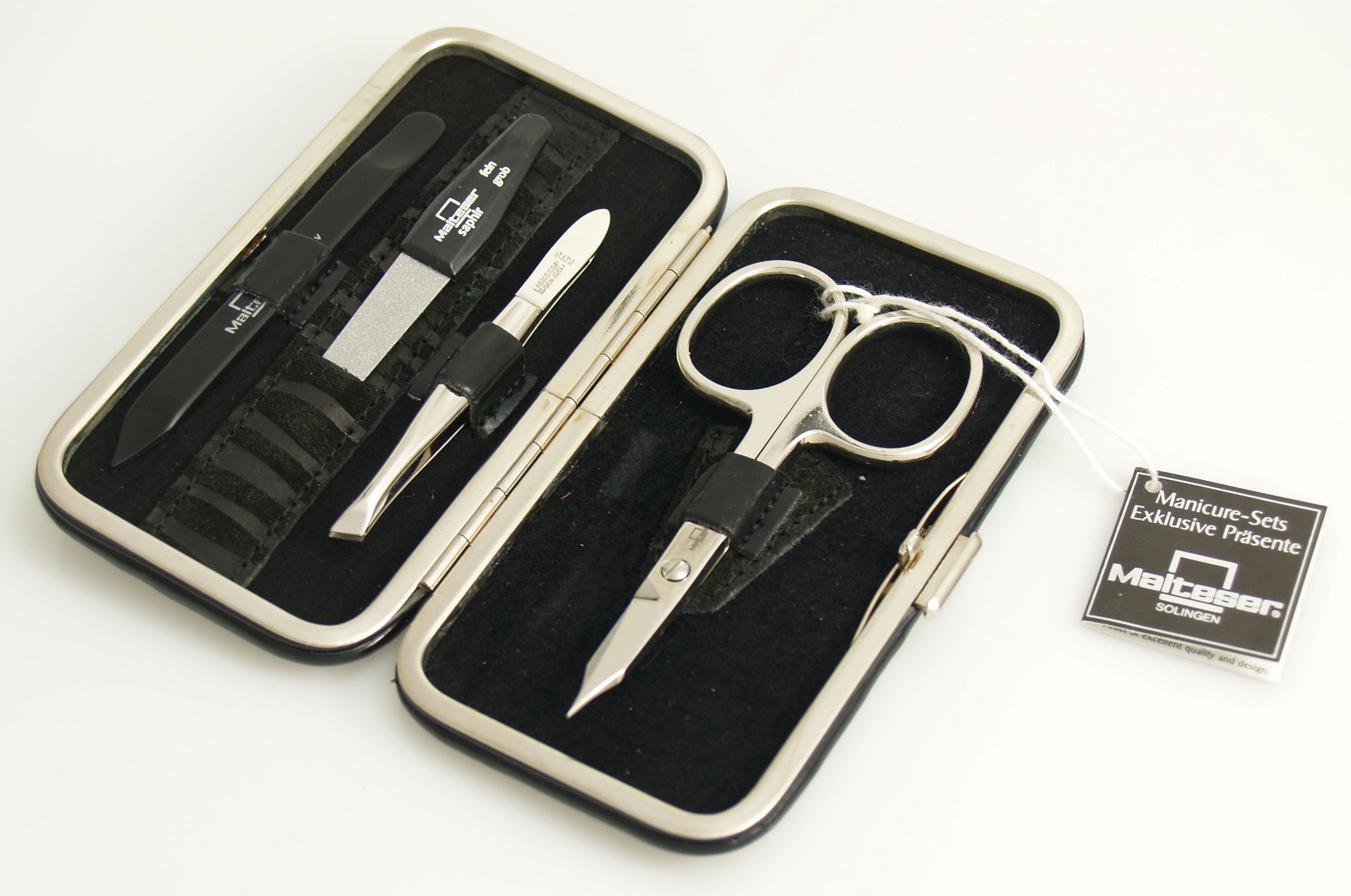 Malteser Manicure-etui 4-delig zwart lak- en fluweelleer 1.00 Set