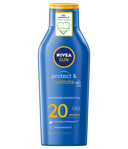 Nivea Sun Protect & Hydrate zonnemelk SPF20 in 400ml bottle, providing sun protection and hydration for the skin.