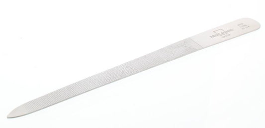Malteser 15cm stainless steel nail file for manicure and pedicure, model 20-15R, with ergonomic design.