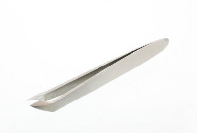 Malteser Manicure and Pedicure Instrument, 10cm/3mm nail pincer, close-up of professional nail care tool.