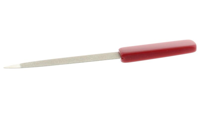 Malteser Saffiervijl 10.5cm nikkel for manicure and pedicure, metal nail file from Malteser brand, single tool on white background.