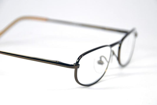 Melleson Eyewear universal reading glasses in brown with +1.00 magnification, single pair, close-up of the stylish frame.