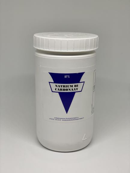 BT'S Natrium bicarbonaat 1kg for bath and douche, showing the powder in a clean container with a scoop.