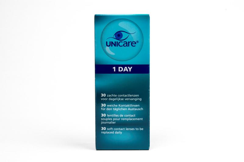 Unicare Daglenzen -4.00 prescription contact lenses, pack of 30, shown in a clear container with lens details.