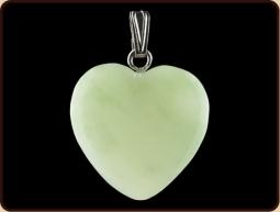 Ruben Robijn jade heart-shaped 20mm hanger, 1 piece, showcasing a smooth, polished jade pendant with a silver loop for jewelry.