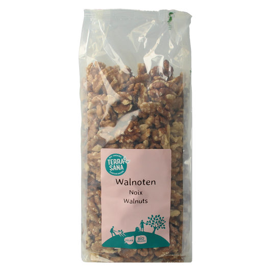 Raw organic TerraSana super walnuts, peeled and shelled, in a 600g package, showcasing the natural walnuts ready to eat.