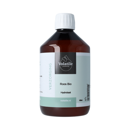 Volatile Roos hydrolaat 500ml bottle for skincare, clear container with pink rose hydrosol inside, natural facial and body care product.