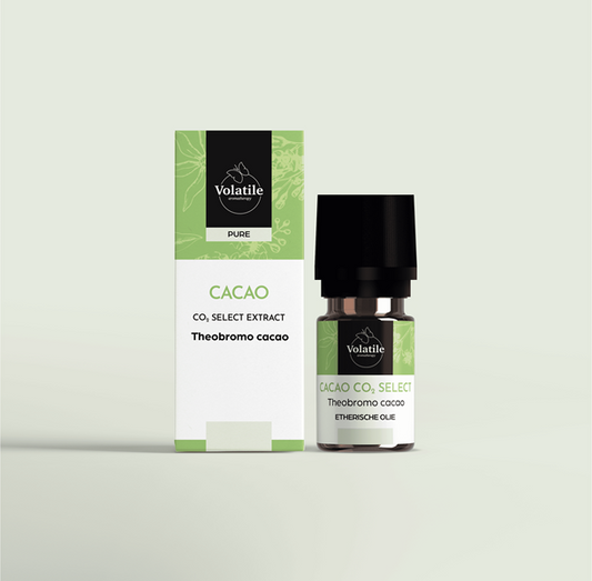 Volatile Cacao CO2-SE essential oil in a 2.50 ml amber glass bottle, used for aromatherapy and natural wellness.