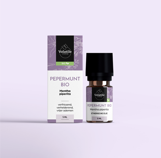 Volatile Pepermunt essential oil bottle, 5ml, with a clear label and dark glass container for aromatic use.