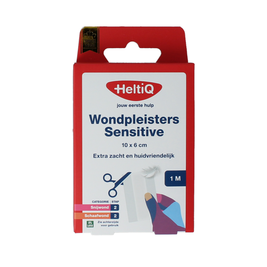 Heltiq Wondpleister sensitive 1mx6cm adhesive bandage for wound care, shown on a white background.