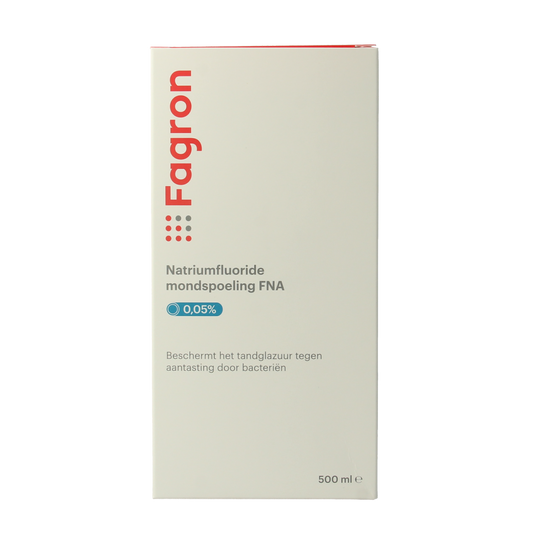 Fagron Natriumfluoride mouth rinse 0.05% in 500ml bottle, used for dental fluoride treatment, with label visible on the packaging