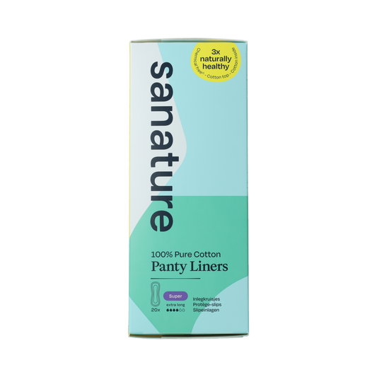 Sanature Inlegkruisjes super, 20 pack, feminine incontinence pads designed for comfort and protection for women.