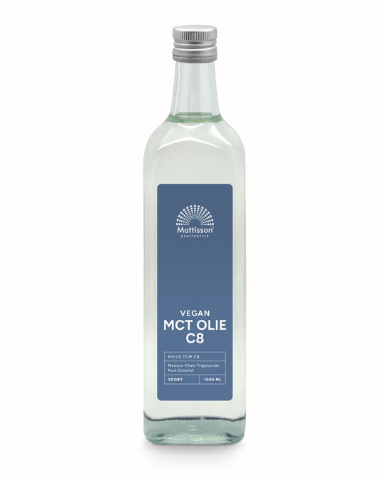 Mattisson MCT olie C8, pure coconut oil with 99% caprylic acid, in a 1-liter bottle, showing the clear liquid inside.