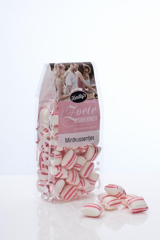 Sweet Kindly's Mintkussentjes candies in a 140g bag, featuring pastel-colored mint-flavored confections on a white background.
