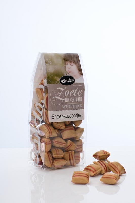 Kindly's Snoepkussentjes zoete herinneringen, 140g, colorful candy sweets in clear packaging, showcasing cheerful confectionery.