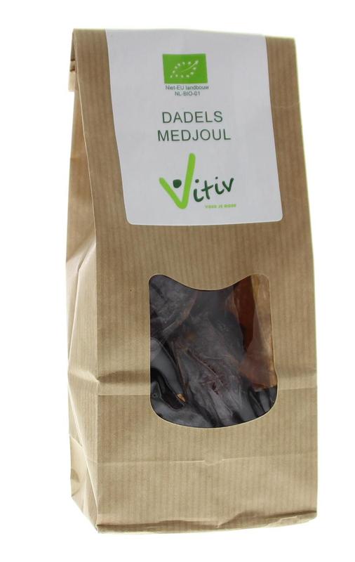 Vitiv organic Medjoul dates in 250g package, shown in a clear close-up image highlighting the product's packaging and fresh appearance.