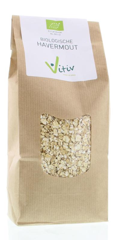 Vitiv bio havermout ontbijtgranen in 500g package, close-up of the oats in a clear bag with branding visible