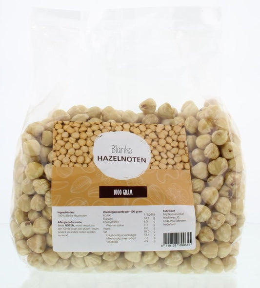 Raw blanc hazelnuts from MijnNatuurwinkel in 1kg bag, showing fresh, whole hazelnuts ideal for superfood and healthy snack use.