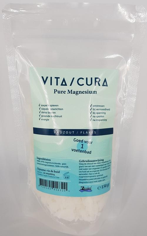 Vitacura Magnesium foot bath salt in 150g package, designed for foot care and relaxation.