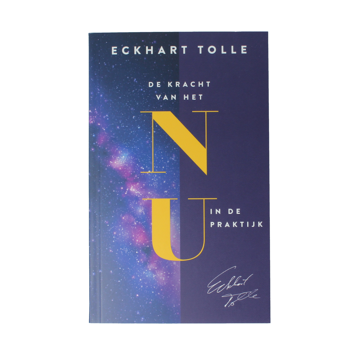 Cover of the book "De kracht van het nu in de praktijk" by Ankh Hermes, featuring a minimalist design with text and subtle artwork.